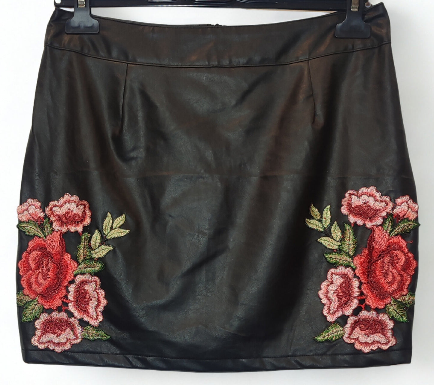 Φούστα PRETTY LITTLE THING